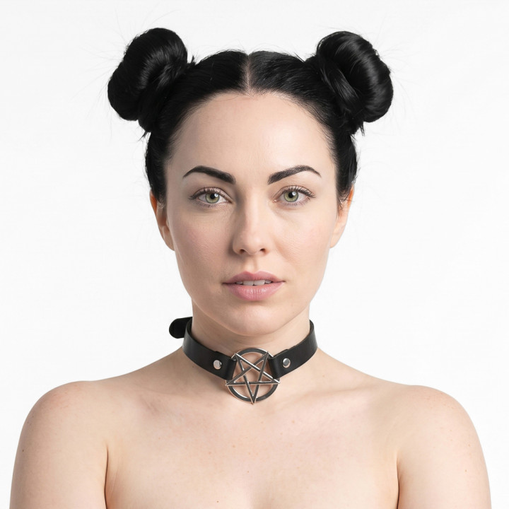 Lovesect Choker Pentagram Black